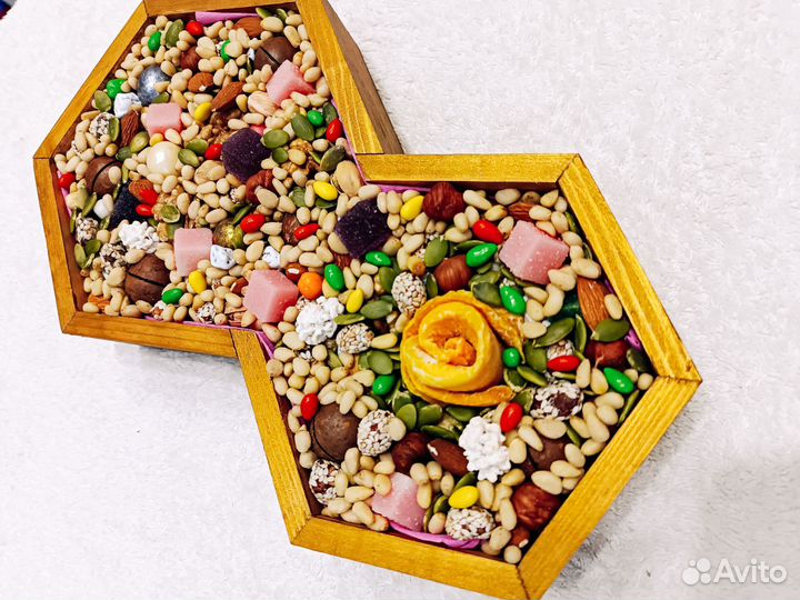 Набор из орехов и сухофруктов