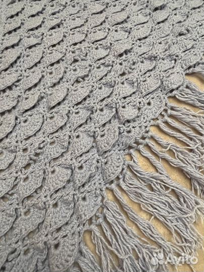 Шаль вязанная новая