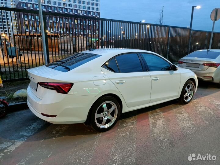 Skoda Octavia 1.6 AT, 2021, 25 000 км