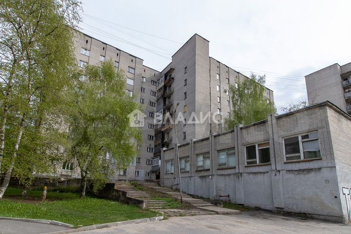 Комната 11,9 м² в 5-к., 9/9 эт.