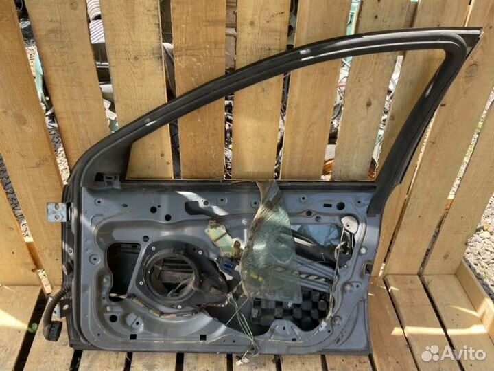 Дверь передняя правая Peugeot 607