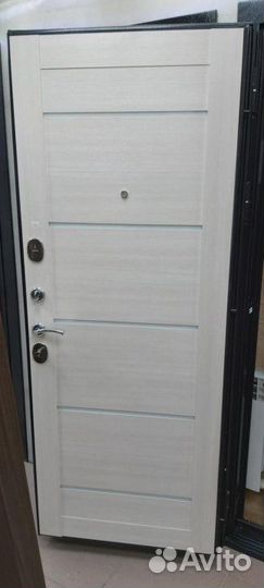 Входная дверь