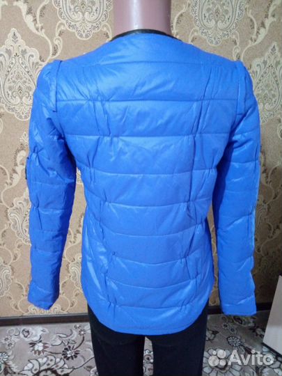 Ветровка женская