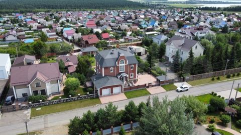 Коттедж 530 м² на участке 21 сот.