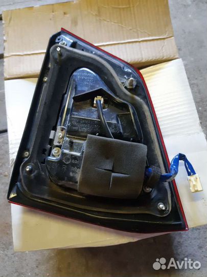 Задние фонари на Ленд крузер 200 комплект