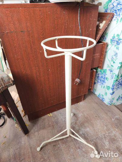 Стойка для цветка