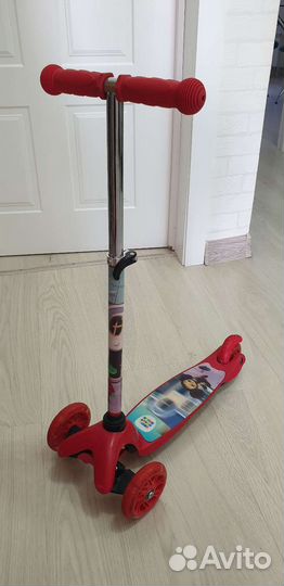 Самокат детский со светящимися колесами