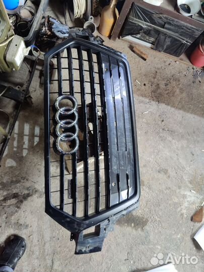 Решетка радиатора Audi Q7 4M S line