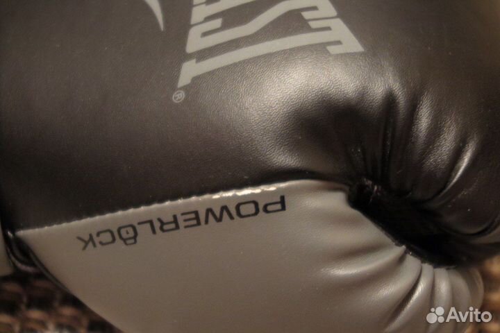 Боксерские перчатки everlast 14oz