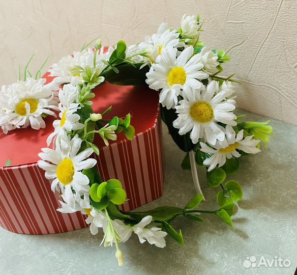 Ободок, заколка-брошь из ромашек