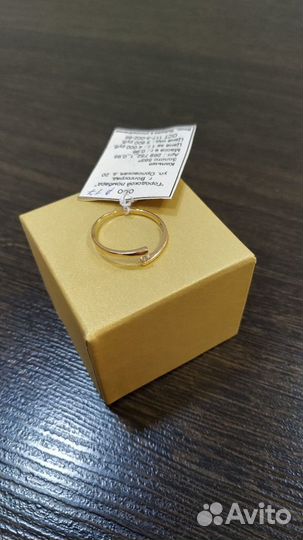 Кольцо золотое 585 проба, р.17, вес 0,96 гр
