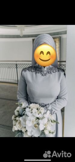 Платье на никах