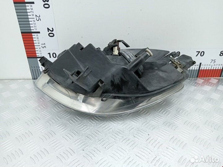 Фара передняя для Peugeot-Citroen Picasso 6205W0