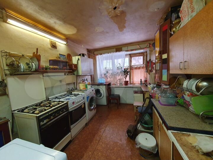 Комната 12,3 м² в 6-к., 1/4 эт.