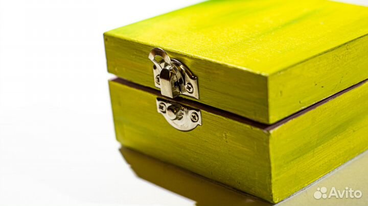 Шкатулка с игрушками ручной работы