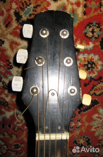 Гитара Эстрадная