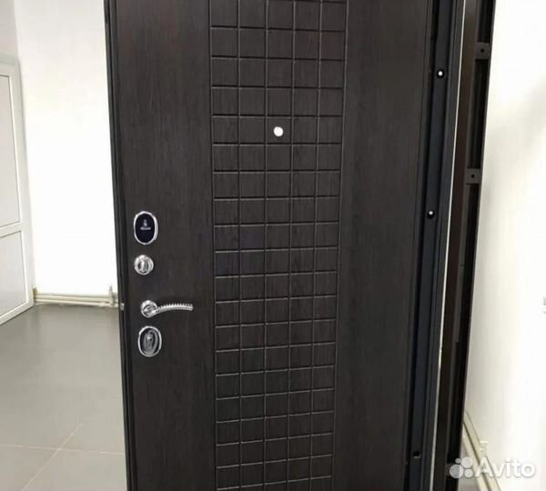 Дверь входная металлическая