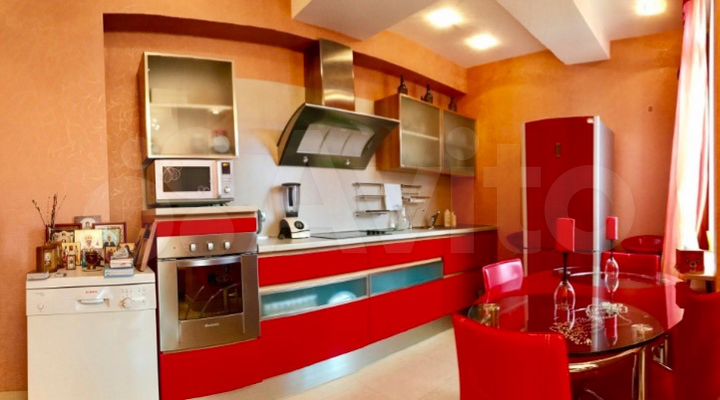 2-к. квартира, 56 м², 8/17 эт.