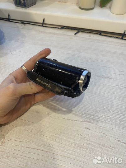 Видеокамера Panasonic hc-v100