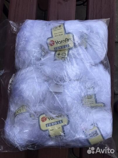 Пряжа YarnArt белая травка