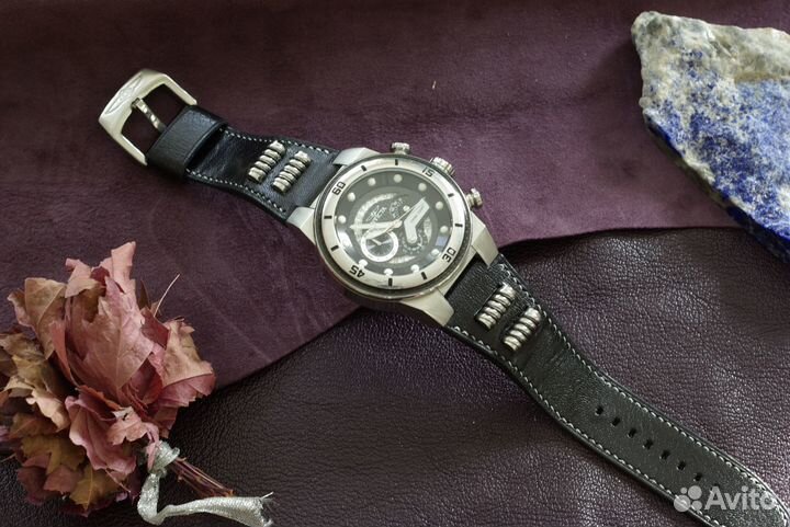 Кожаный ремешок на часы Invicta. Ручная работа