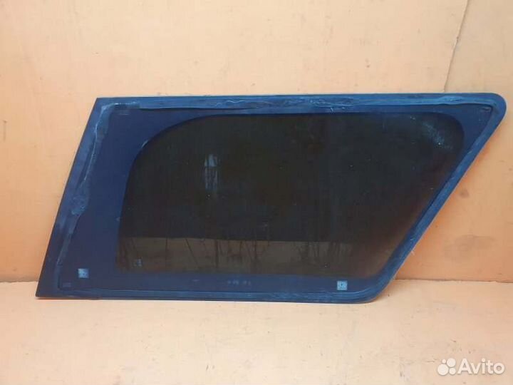 Форточка багажника задняя левая Cadillac Escalade