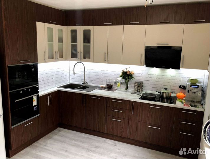 Кухонный гарнитур угловой в потолок