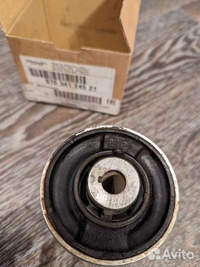 Cайлентблок гидравлический переднего рычага Porsch