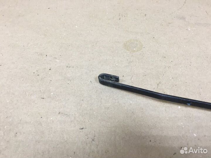 Поводок дворника правый Renault Logan 1
