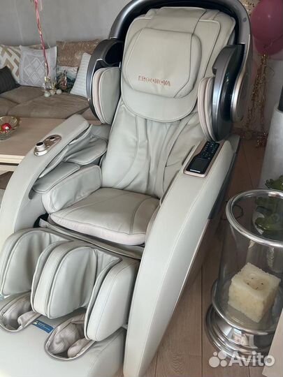 Продам массажное кресло Ergonova Robotouch 3