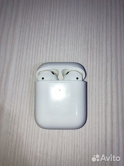 Беспроводные наушники apple airpods