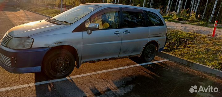 Nissan prairie, liberty