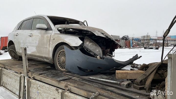 Mazda 3 1.6 МТ, 2008, битый, 200 000 км