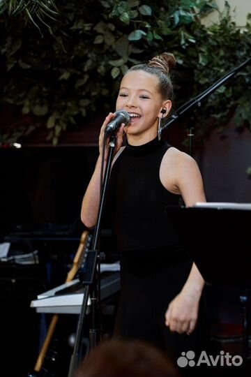 Вокал, гитара, барабаны, фортепиано он-лайн и в ст