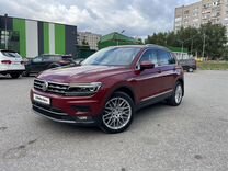 Volkswagen Tiguan 2.0 AMT, 2018, 129 901 км, с пробегом, цена 2 840 000 руб.