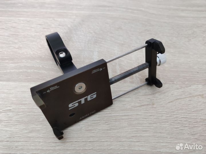 Держатель телефона велосипедный STG