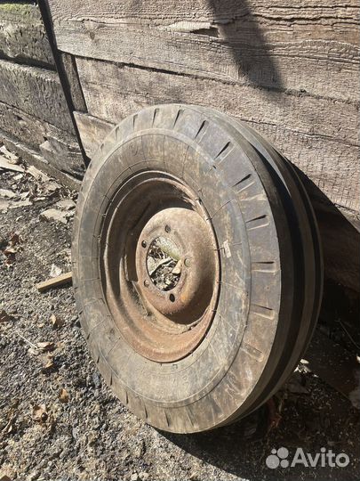 Колесо на трактор. Модель Я-275а