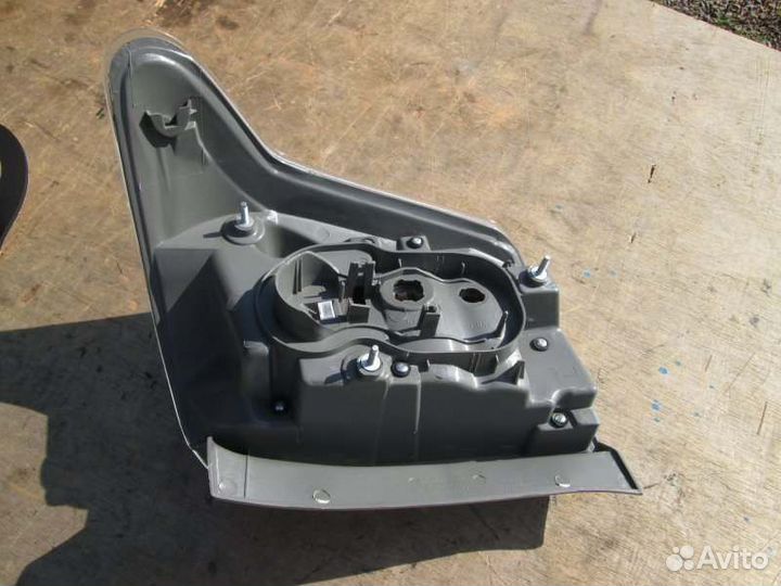 Стоп левый Toyota Corolla Fielder NZE141