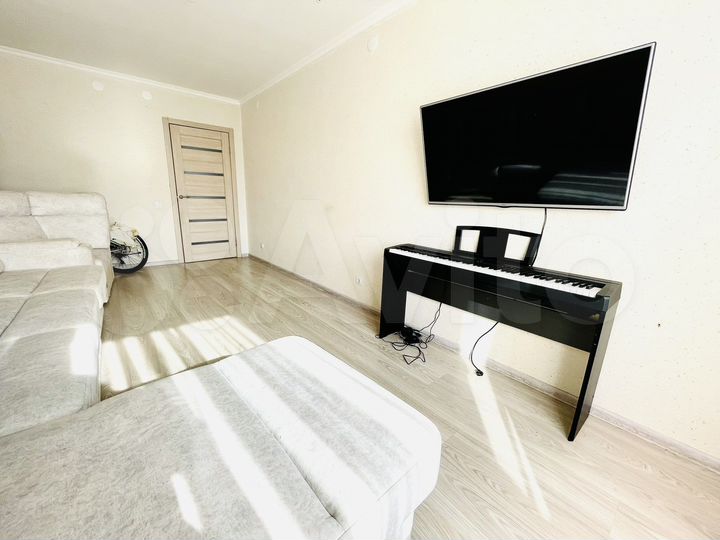 2-к. квартира, 64 м², 8/10 эт.