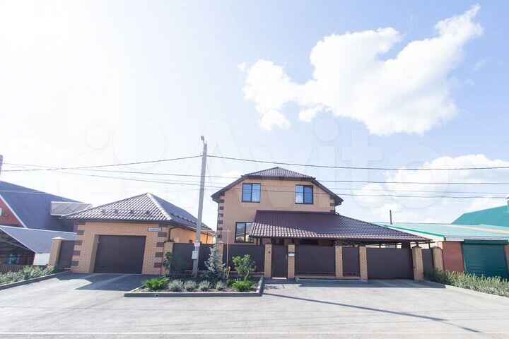 Дом 335 м² на участке 10 сот.