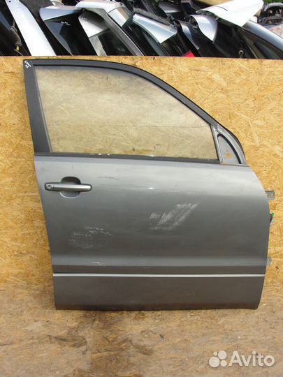 Дверь передняя правая Suzuki grand vitara