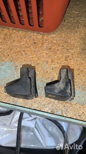 Упор капота Audi 100C4 A6C4 4A0823499A