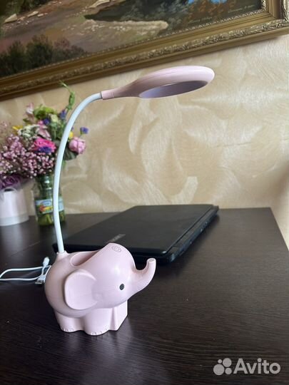 Светильник настольный