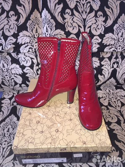 Ботинки новые нат. Лаковая кожа 40 р