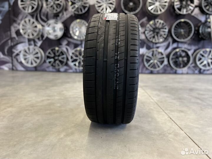 Yokohama Advan Sport V107 235/35 R20 92Y