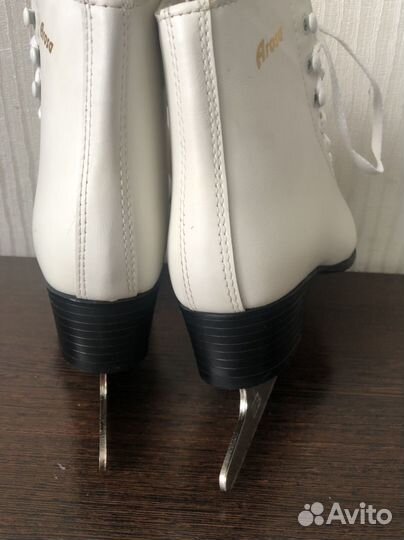 Фигурные коньки Graf