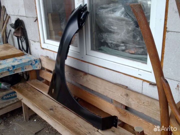 Рено Логан 2, Сандеро 2 Крыло переднее 631012081R