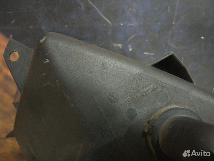 Корпус воздушного фильтра Volkswagen Passat B5 AZX