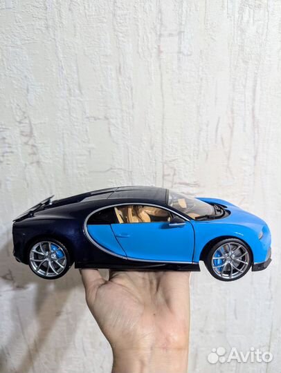 Модель автомобиля Bruago Bugatti Divo Chiron 1:18