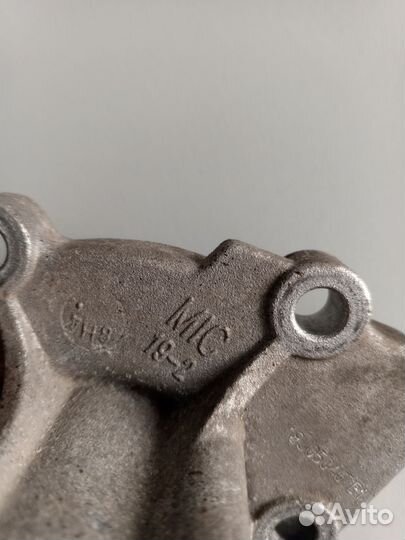 Помпа (водяной насос) Mitsubishi outlander